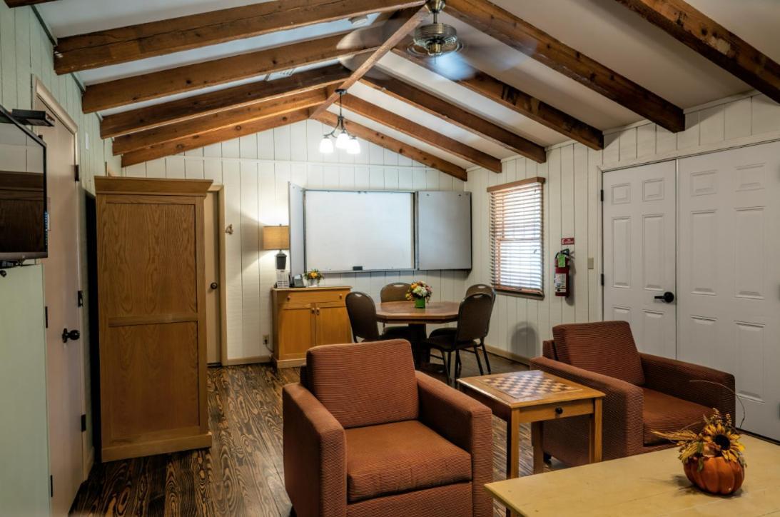 Postoak Lodge And Retreat Tulsa Extérieur photo